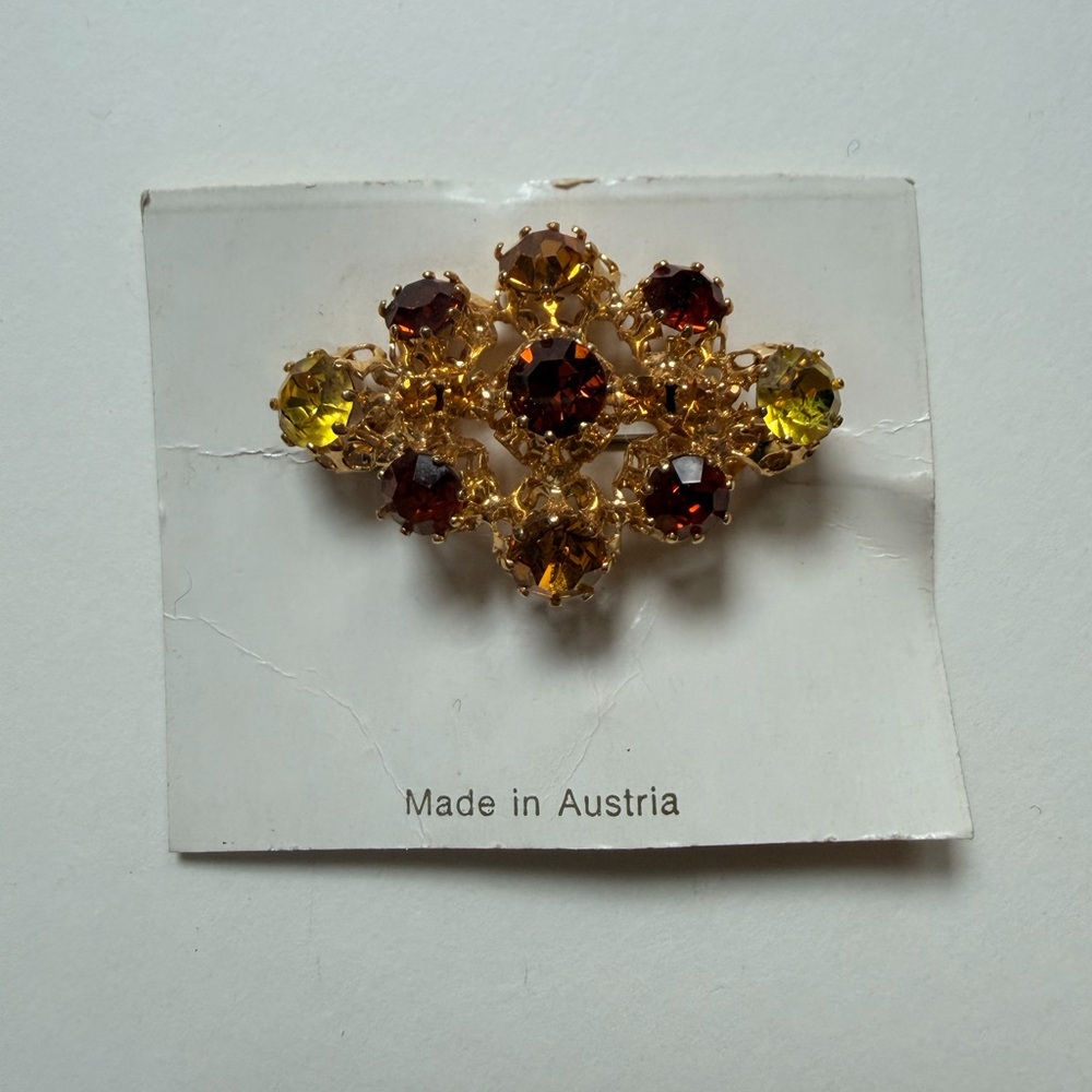 Elegant Vintage Gold and Amber Brooch